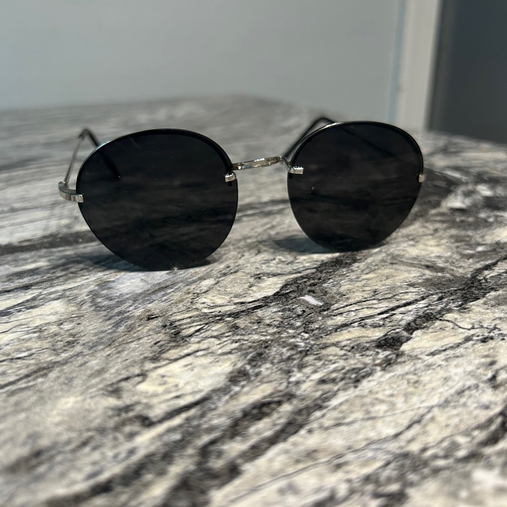 Stylish Round Black Sunglasses